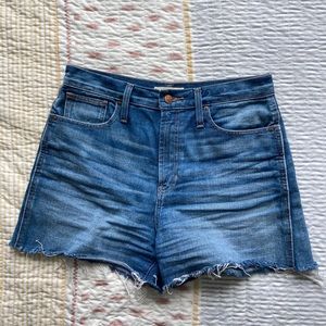 Madewell: The Perfect Jean Short
